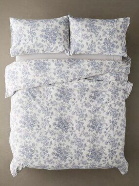 Urban Outfitters Duvet Cover with pillow cases set (Queen Size). New and unused